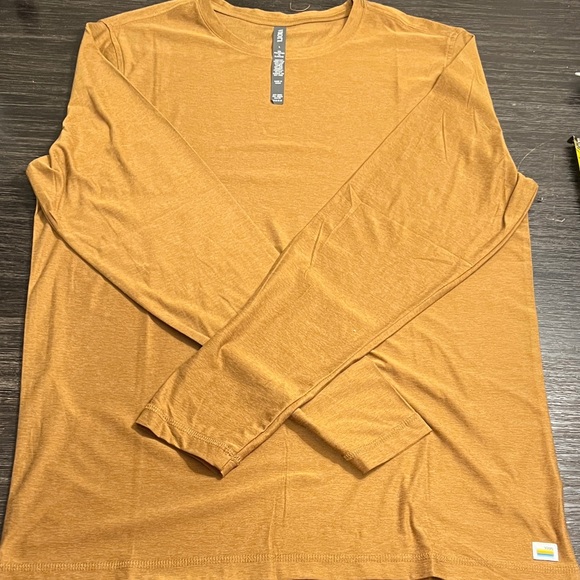 Vuori Other - Vuori Men's Long Sleeve Tee in Amber